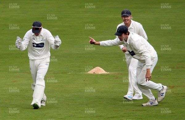 080920 - Glamorgan v Warwickshire - Bob Willis Trophy - Nick Selman of Glamorgan catches Will Rhodes