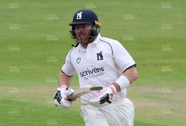 080920 - Glamorgan v Warwickshire - Bob Willis Trophy - Ian Bell of Warwickshire batting
