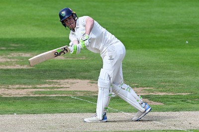 080926 - Glamorgan v Warwickshire - Rothesay County Championship - Ben Kellaway of Glamorgan batting