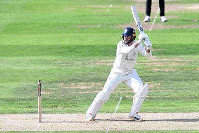 080926 - Glamorgan v Warwickshire - Rothesay County Championship - Jamie Mcilroy of Glamorgan batting