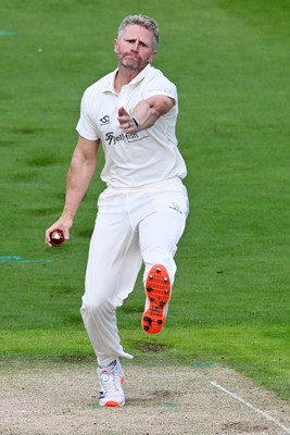 080926 - Glamorgan v Warwickshire - Rothesay County Championship - Timm Van Der Gugten of Glamorgan bowling