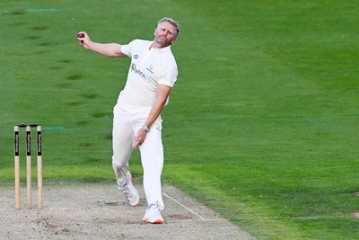080926 - Glamorgan v Warwickshire - Rothesay County Championship - Timm Van Der Gugten of Glamorgan bowling