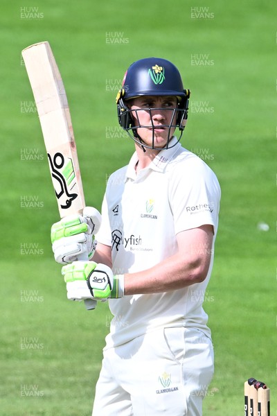 080926 - Glamorgan v Warwickshire - Rothesay County Championship - Ben Kellaway of Glamorgan batting