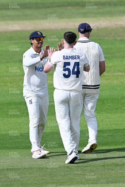 080926 - Glamorgan v Warwickshire - Rothesay County Championship - Vansh Jani of Warwickshire catches the ball to dismiss Ben Kellaway of Glamorgan