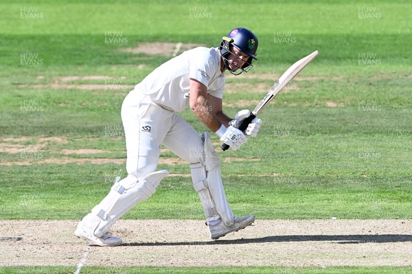 080926 - Glamorgan v Warwickshire - Rothesay County Championship - Colin Ingram of Glamorgan batting