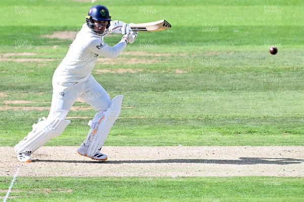080926 - Glamorgan v Warwickshire - Rothesay County Championship - Mason Crane of Glamorgan batting
