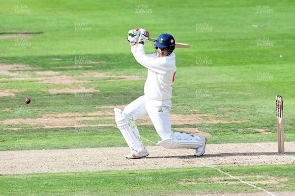 080926 - Glamorgan v Warwickshire - Rothesay County Championship - Mir Hamza of Glamorgan batting