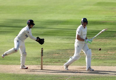 090926 - Glamorgan v Warwickshire - Rothesay County Championship, Division One - Ben Kellaway of Glamorgan batting