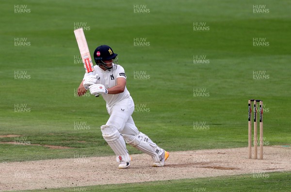 090926 - Glamorgan v Warwickshire - Rothesay County Championship, Division One - Kai Smith of Warwickshire batting