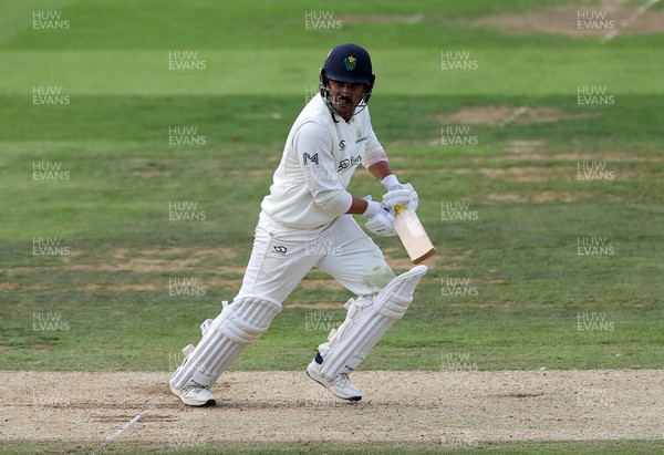 090926 - Glamorgan v Warwickshire - Rothesay County Championship, Division One - Kiran Carlson of Glamorgan batting