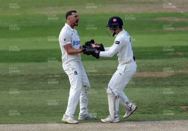 090926 - Glamorgan v Warwickshire - Rothesay County Championship, Division One - Ed Barnard of Warwickshire celebrates taking the wicket of Asa Tribe for LBW