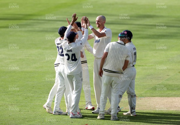 090926 - Glamorgan v Warwickshire - Rothesay County Championship, Division One - Olly Hannon-Dalby of Glamorgan celebrates taking the wicket of Ben Kellaway