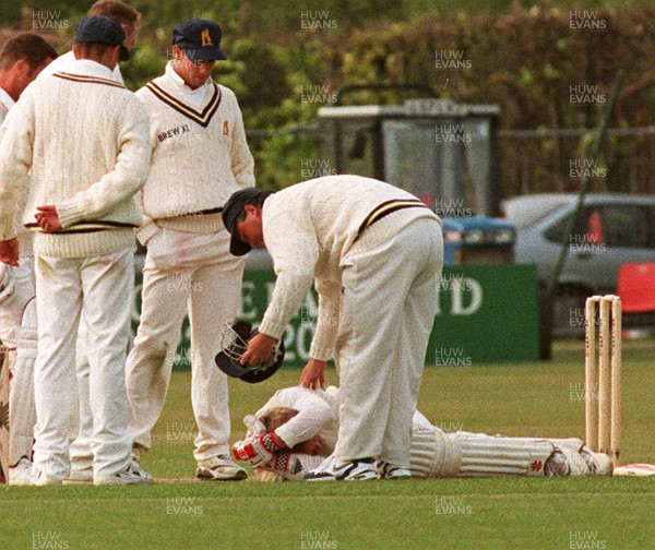 240497 - Glamorgan v Warwickshire - Hugh Morris taken off injured