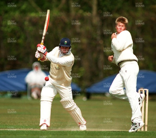 240497 - Glamorgan v Warwickshire - Hugh Morris on his way to double century