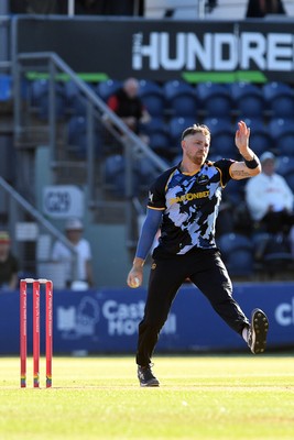 030726 - Glamorgan v Warwickshire Bears - Vitality Blast Men - Dan Douthwaite of Glamorgan bowling