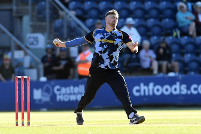 030726 - Glamorgan v Warwickshire Bears - Vitality Blast Men - Dan Douthwaite of Glamorgan bowling