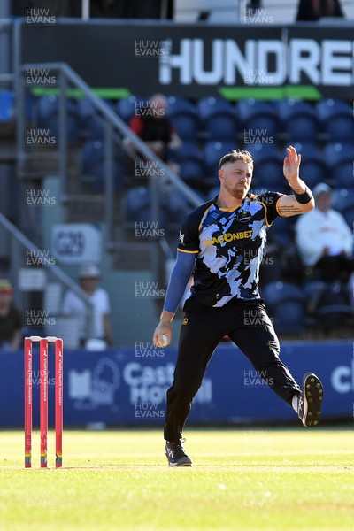 030726 - Glamorgan v Warwickshire Bears - Vitality Blast Men - Dan Douthwaite of Glamorgan bowling