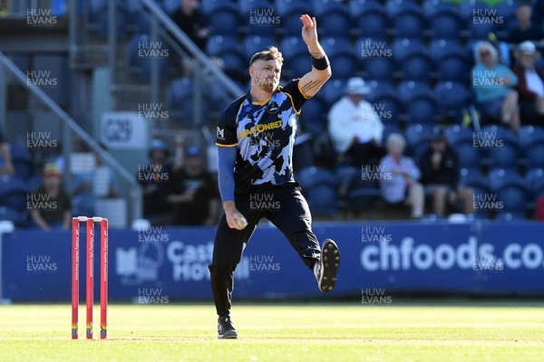 030726 - Glamorgan v Warwickshire Bears - Vitality Blast Men - Dan Douthwaite of Glamorgan bowling