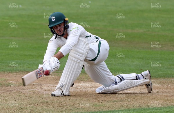 050922 - Glamorgan v Worcestershire - LV= County Championship, Division Two - Gareth Roderick of Worcestershire batting