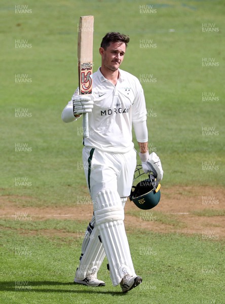 060922 - Glamorgan v Worcestershire - LV= County Championship, Division Two - Gareth Roderick of Worcestershire celebrates scoring a century