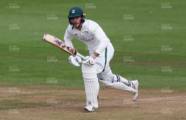 060922 - Glamorgan v Worcestershire - LV= County Championship, Division Two - Gareth Roderick of Worcestershire batting