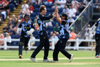 050726 - Glamorgan v Worcestershire Rapids - Vitality Blast Men - Ben Kellaway of Glamorgan bowls the ball to dismiss Isaac Mohammed of Worcestershire