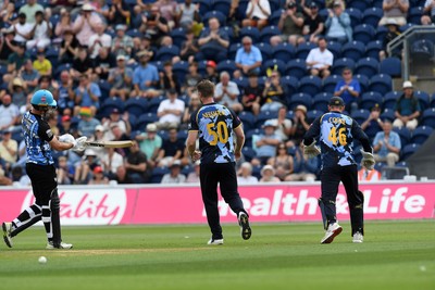 050726 - Glamorgan v Worcestershire Rapids - Vitality Blast Men - Jimmy Neesham of Glamorgan bowls the ball to dismiss Gareth Roderick of Worcestershire