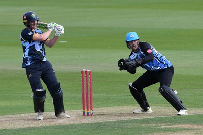050726 - Glamorgan v Worcestershire Rapids - Vitality Blast Men - Ben Kellaway of Glamorgan batting