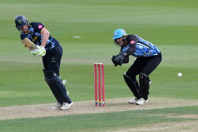 050726 - Glamorgan v Worcestershire Rapids - Vitality Blast Men - Ben Kellaway of Glamorgan batting