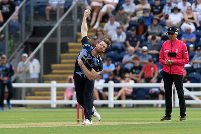050726 - Glamorgan v Worcestershire Rapids - Vitality Blast Men - Jimmy Neesham of Glamorgan bowling