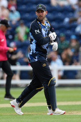 050726 - Glamorgan v Worcestershire Rapids - Vitality Blast Men - Tom Taylor of Worcestershire is run out by Will Smale of Glamorgan
