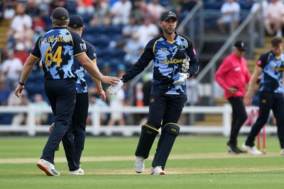 050726 - Glamorgan v Worcestershire Rapids - Vitality Blast Men - Tom Taylor of Worcestershire is run out by Will Smale of Glamorgan
