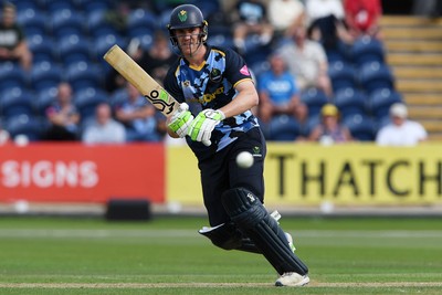 050726 - Glamorgan v Worcestershire Rapids - Vitality Blast Men - Ben Kellaway of Glamorgan batting