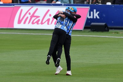 050726 - Glamorgan v Worcestershire Rapids - Vitality Blast Men - Dan Lategan of Worcestershire catches the ball to dismiss Mason Crane of Glamorgan and win the match