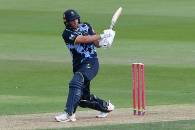 050726 - Glamorgan v Worcestershire Rapids - Vitality Blast Men - Chris Cooke of Glamorgan batting