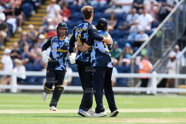 050726 - Glamorgan v Worcestershire Rapids - Vitality Blast Men - Ben Kellaway of Glamorgan bowls the ball to dismiss Isaac Mohammed of Worcestershire