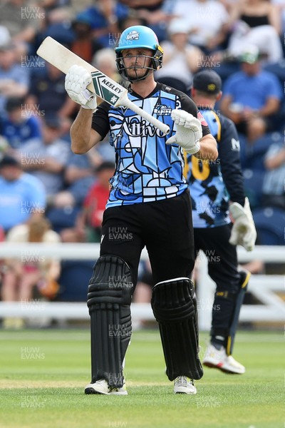 050726 - Glamorgan v Worcestershire Rapids - Vitality Blast Men - Gareth Roderick of Worcestershire hits 50