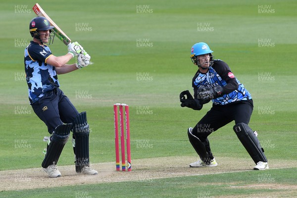 050726 - Glamorgan v Worcestershire Rapids - Vitality Blast Men - Ben Kellaway of Glamorgan batting