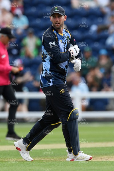 050726 - Glamorgan v Worcestershire Rapids - Vitality Blast Men - Tom Taylor of Worcestershire is run out by Will Smale of Glamorgan