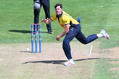 090826 - Glamorgan v Worcestershire Rapids - Metro Bank One Day Cup Men - Romano Franco of Glamorgan bowling