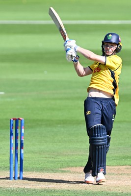 090826 - Glamorgan v Worcestershire Rapids - Metro Bank One Day Cup Men - Harry Wallace of Glamorgan batting