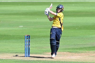 090826 - Glamorgan v Worcestershire Rapids - Metro Bank One Day Cup Men - Harry Wallace of Glamorgan batting