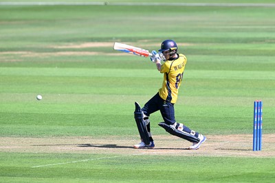 090826 - Glamorgan v Worcestershire Rapids - Metro Bank One Day Cup Men - Harry Wallace of Glamorgan batting
