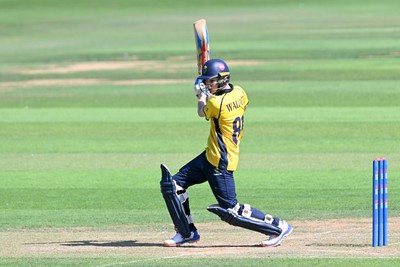 090826 - Glamorgan v Worcestershire Rapids - Metro Bank One Day Cup Men - Harry Wallace of Glamorgan batting