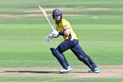 090826 - Glamorgan v Worcestershire Rapids - Metro Bank One Day Cup Men - Callum Nicholls of Glamorgan batting