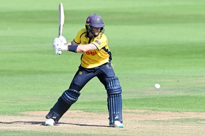 090826 - Glamorgan v Worcestershire Rapids - Metro Bank One Day Cup Men - Callum Nicholls of Glamorgan batting