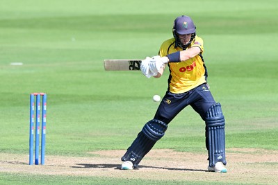 090826 - Glamorgan v Worcestershire Rapids - Metro Bank One Day Cup Men - Callum Nicholls of Glamorgan batting