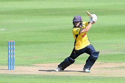 090826 - Glamorgan v Worcestershire Rapids - Metro Bank One Day Cup Men - Callum Nicholls of Glamorgan batting