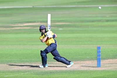 090826 - Glamorgan v Worcestershire Rapids - Metro Bank One Day Cup Men - Callum Nicholls of Glamorgan batting