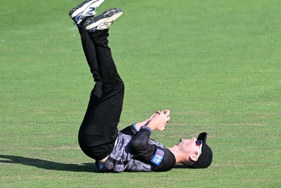 090826 - Glamorgan v Worcestershire Rapids - Metro Bank One Day Cup Men - Jake Libby of Worcestershire catches the ball to dismiss Callum Nicholls of Glamorgan
